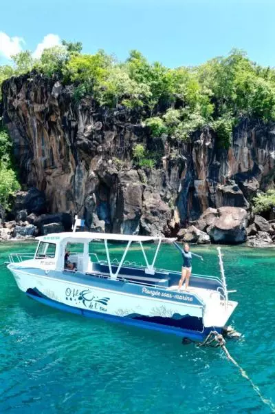 bateau-rocheor-768x1024 ofil de leau.jpg