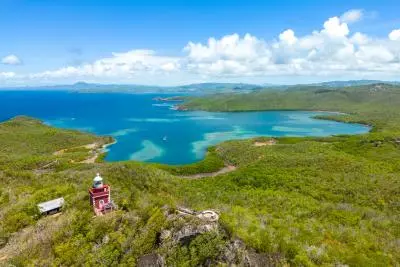 visuel drone de la presqu'île de la caravelle