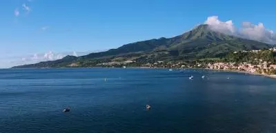 Montagne Pelee vue de la mer