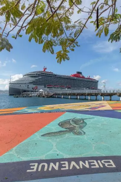 Bateau de croisière en Martinique