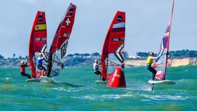 course de wing foil en compétition